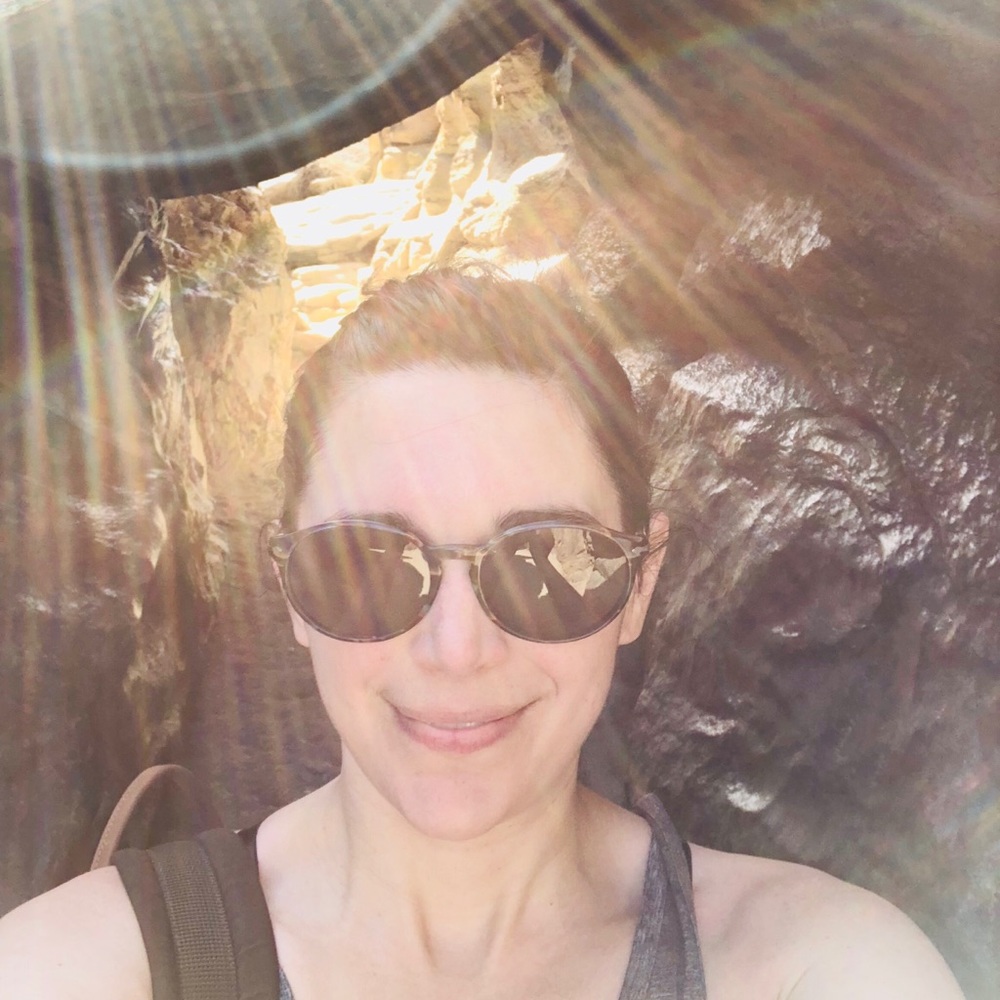 Meet your Posher, Jennifer. I’m momma to twins.